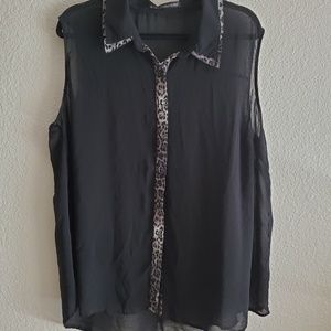 Sleeveless Button-up leapord Blouse